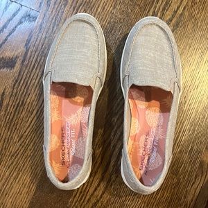 New Sketchers relaxed fit memory foam slip on shoes